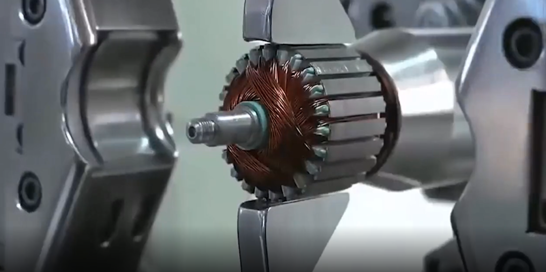 The comparison in production automation between small motors and large motors