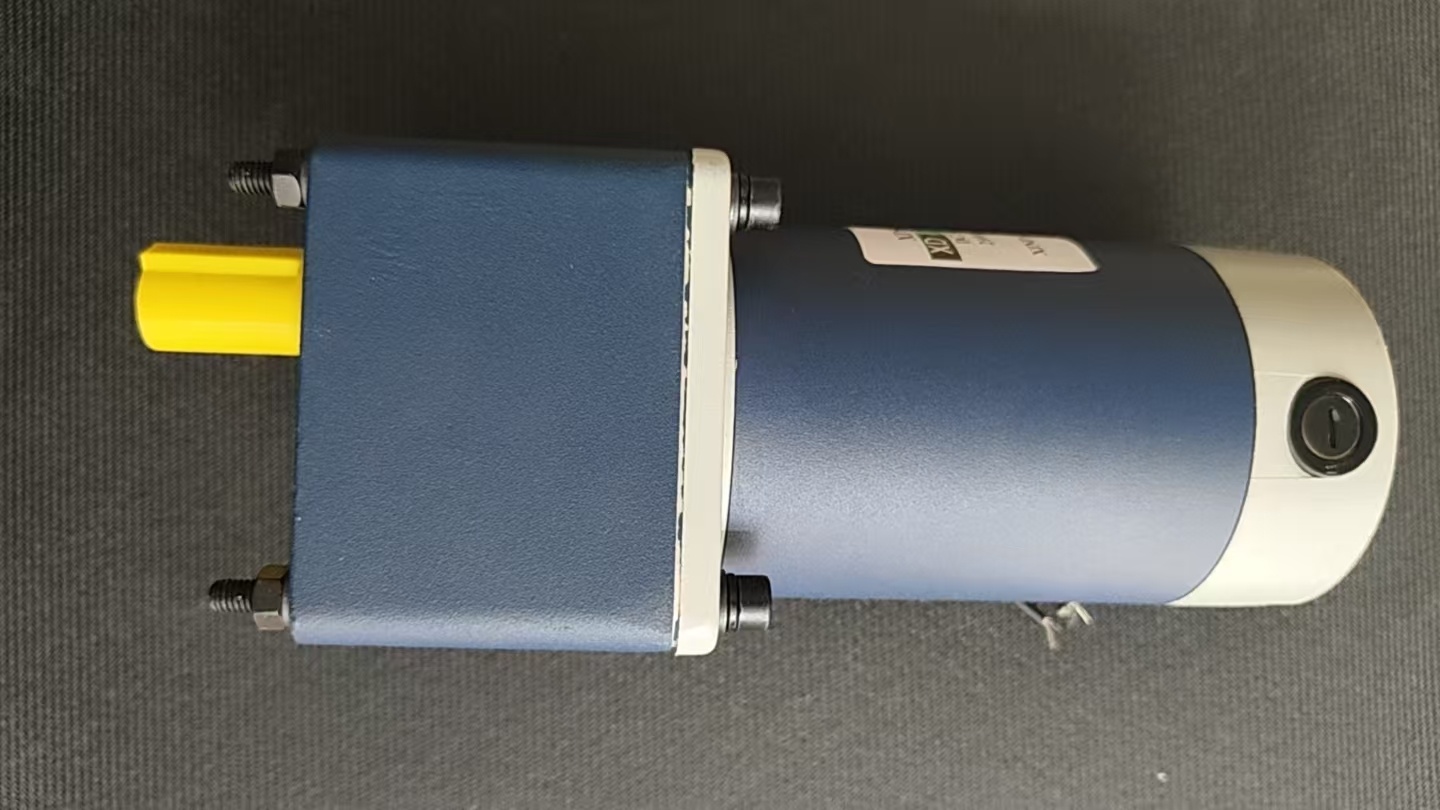 Assembly process of small and medium-sized motors